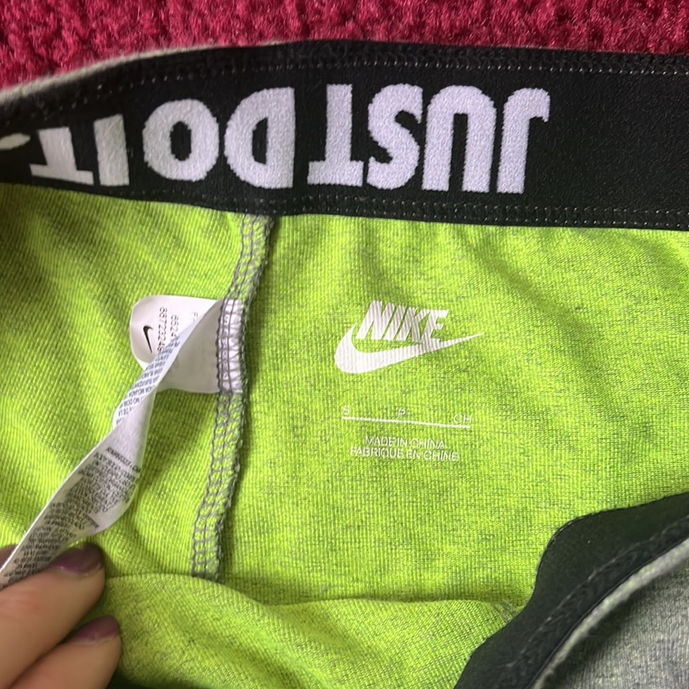 Nike Leggings - Picture 4 of 6